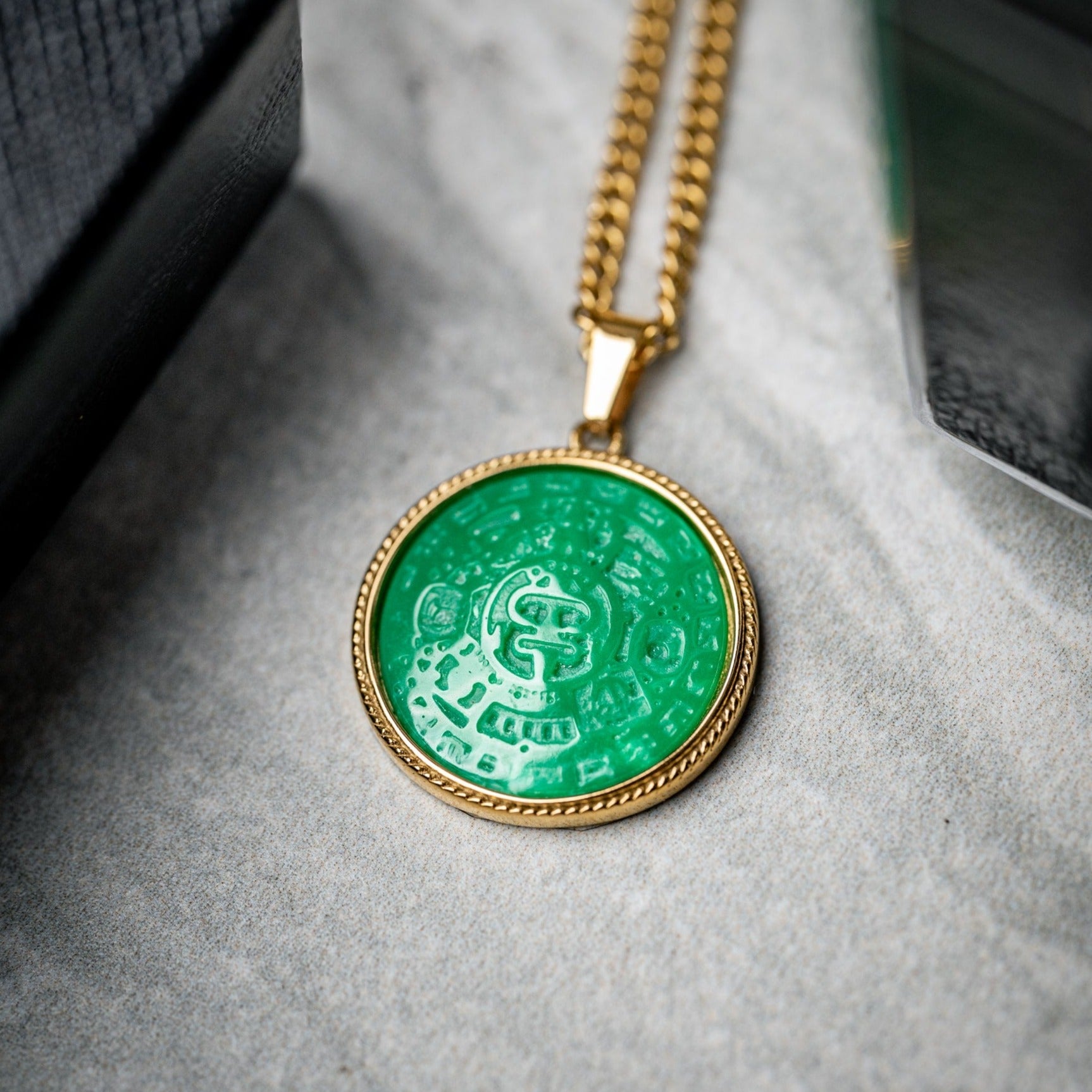 AZTEC SUN STONE (GREEN STONE)